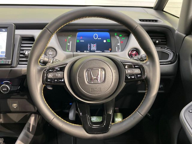 �y�����v�����X�e�A�����O�z�㎿�Ȋv���g�p���邱�ƂŁA��ɂ����������݂ƂĂ��^�]���₷���n���h���ł���