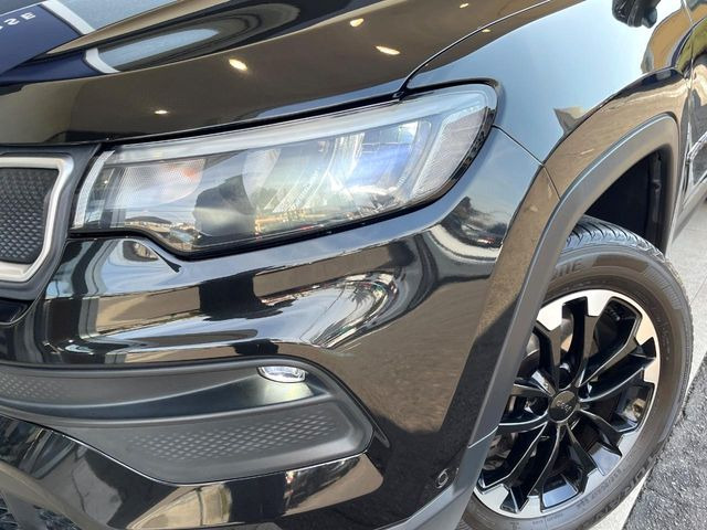 ��LED�w�b�h���C�g:��ԑ��s�����ǍD�Ȏ��E���m�ۂ����S���ĉ^�]�ł��鍂�P�xLED�w�b�h���C�g�𑕔�!�_�����x�������A����d�͂��}�����Ă��܂��B