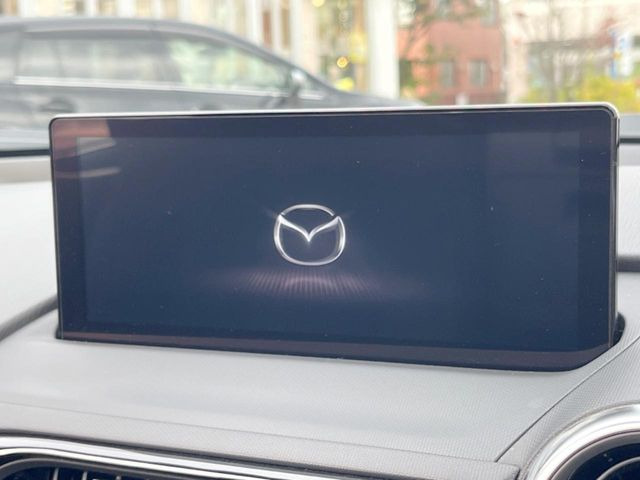 �y8.8�C���`�}�c�_�R�l�N�g�i�r�z�ԓ��̕��͋C�Ƀ}�b�`������̌^�^�C�v�̃i�r�B�e����q�ݒ��Bluetooth�Đ����A�l�X�ȋ@�\���y���߂܂��B�����I�ȃ_�C�������삪�\�ŁA�g��������ǍD�ł��B