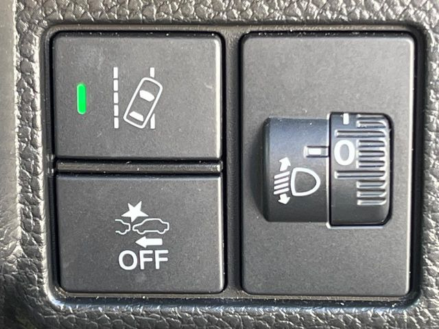 �y�z���_�Z���V���O�z���s���ɑO���̎ԗ�����F�����A�Փ˂������Ȏ��͌x��ƃu���[�L�ŏՓˉ���Ɣ�Q�y�����A�V�X�g�B�����S�Ƀh���C�u�����y���݂��������܂��B