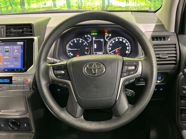 �y�����v�����X�e�A�����O�z�㎿�Ȋv���g�p���邱�ƂŁA��ɂ����������݂ƂĂ��^�]���₷���n���h���ł���