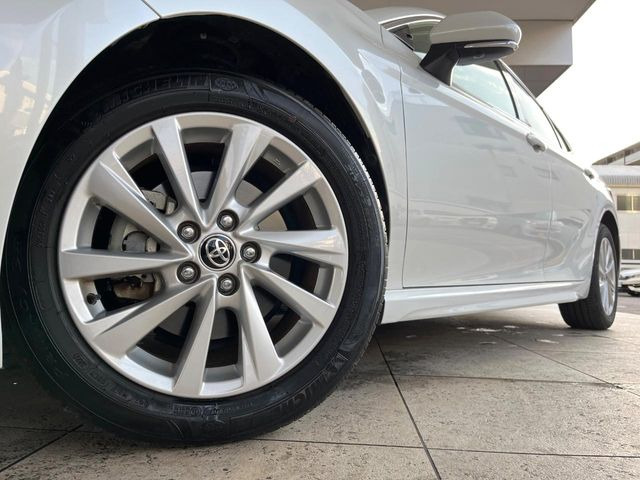 �y����17�C���`�A���~�z�C�[���z�O�ςɃ}�b�`���������A���~�z�C�[���𑕒����Ă���܂��B�e��ЊO�A���~�z�C�[����A�X�^�b�h���X�^�C�����戵�����Ă���܂��B���񂲑��k����������