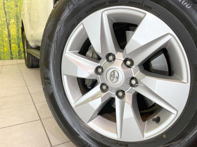 �y����17�C���`�A���~�z�C�[���z�O�ςɃ}�b�`���������A���~�z�C�[���𑕒����Ă���܂��B�e��ЊO�A���~�z�C�[����A�X�^�b�h���X�^�C�����戵�����Ă���܂��B���񂲑��k����������