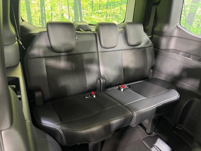 ���i���ȃI���W�i���t���A�}�b�g���I�v�V�����ɂĂ��p�ӂ��Ă���܂��B���D���ȃf�U�C����J���[�����Ԃɍ��킹�đI��ł����������Ƃ��ł��܂���