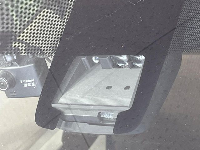 �y�g���^�Z�[�t�e�B�Z���X�z���s���ɑO���̎ԗ�����F�����A�Փ˂������Ȏ��͌x��ƃu���[�L�ŏՓˉ���Ɣ�Q�y�����A�V�X�g�B�����S�Ƀh���C�u�����y���݂��������܂��B