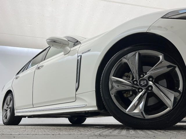 �y�����I�v�V����18�C���`�A���~�z�C�[���z�����I�v�V�����z�C�[���𑕒��B���s���\�̌���ɉ����A�O�ς����X�^�C���b�V���ɂȂ��Ă��܂��B