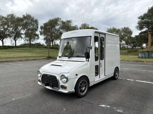 ミラウォークスルーバン