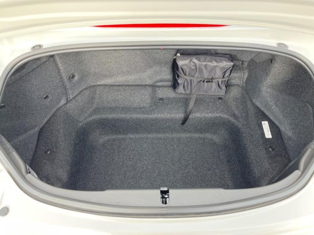 ���i�̂���������ʋ΁A���}���ɏ\���ȉ׎��X�y�[�X���m�ۂ��Ă���܂��B