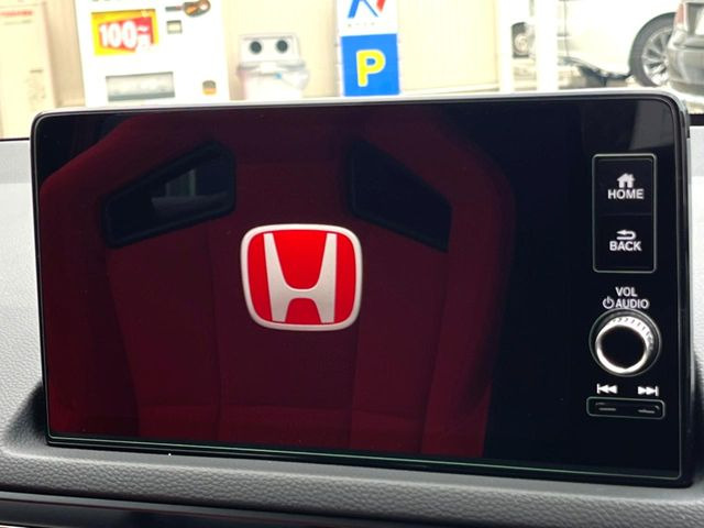 �y9�C���` �z���_�R�l�N�g�f�B�X�v���C�z���F���̍������ʃf�B�X�v���C�Ńi�r�̎g�p��A�������̃X�}�[�g�t�H���ƘA�g����bluetooth�ł̉��y�Đ����\�ł���