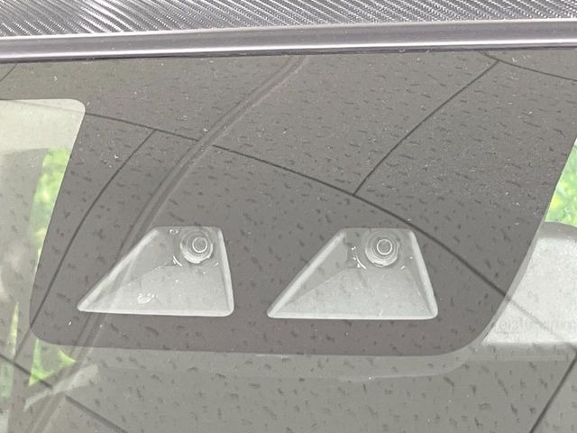 �y�X�}�[�g�A�V�X�g�z���s���ɑO���̎ԗ�����F�����A�Փ˂������Ȏ��͌x��ƃu���[�L�ŏՓˉ���Ɣ�Q�y�����A�V�X�g�B�����S�Ƀh���C�u�����y���݂��������܂��B