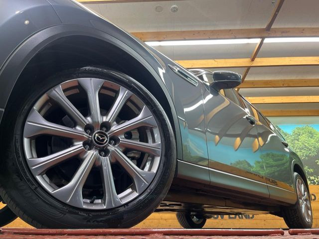 �y����17�C���`�A���~�z�C�[���z�O�ςɃ}�b�`���������A���~�z�C�[���𑕒����Ă���܂��B�e��ЊO�A���~�z�C�[����A�X�^�b�h���X�^�C�����戵�����Ă���܂��B���񂲑��k����������