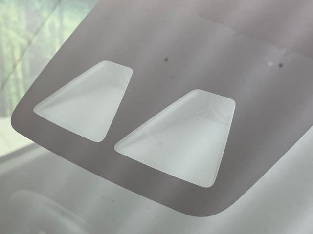 �y�X�}�[�g�A�V�X�g�z���s���ɑO���̎ԗ�����F�����A�Փ˂������Ȏ��͌x��ƃu���[�L�ŏՓˉ���Ɣ�Q�y�����A�V�X�g�B�����S�Ƀh���C�u�����y���݂��������܂��B