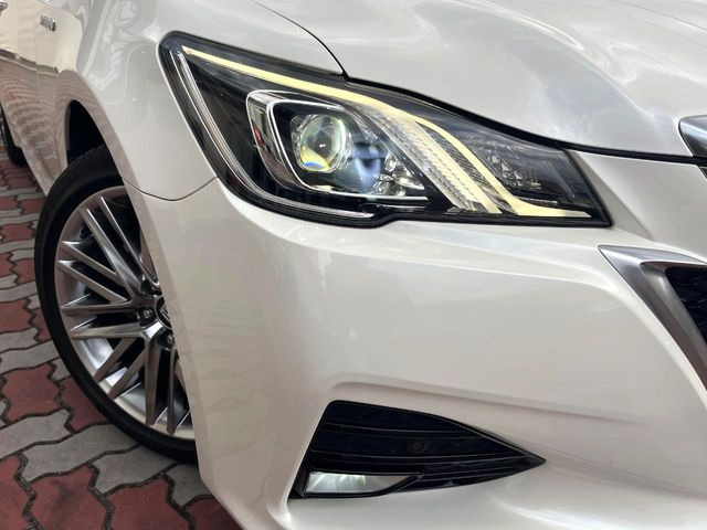 �yLED�w�b�h���C�g�z���V����ԑ��s�����ǍD�Ȏ��E���m�ۂ����S���ĉ^�]�ł��鍂�P�xLED�w�b�h���C�g�𑕔�!�_�����x�������A����d�͂��}�����Ă��܂��B