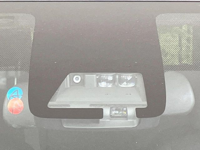 �y�g���^�Z�[�t�e�B�Z���X�z���s���ɑO���̎ԗ�����F�����A�Փ˂������Ȏ��͌x��ƃu���[�L�ŏՓˉ���Ɣ�Q�y�����A�V�X�g�B�����S�Ƀh���C�u�����y���݂��������܂��B