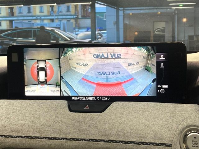 �y360&deg;�r���[���j�^�[�z��p�̃J�����ɂ��A�ォ�猩���낵���悤�Ȏ��_��360�x�N���}�̎��͂��m�F���邱�Ƃ��ł��܂������p�������m�F���₷���A�����ꏊ�ł̐؂�Ԃ��⒓�Ԃ��X���[�Y�ɍs���܂��B