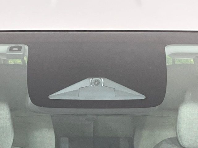 �y�z���_�Z���V���O�z���s���ɑO���̎ԗ�����F�����A�Փ˂������Ȏ��͌x��ƃu���[�L�ŏՓˉ���Ɣ�Q�y�����A�V�X�g�B�����S�Ƀh���C�u�����y���݂��������܂��B