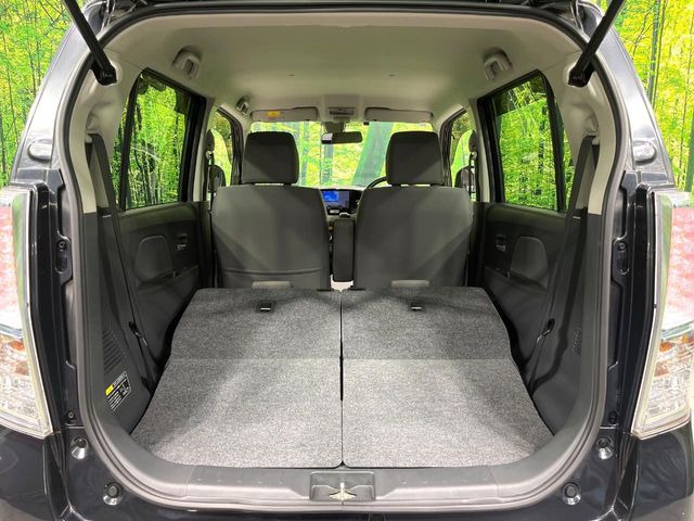 ���i�̂���������ʋ΁A���}���ɏ\���ȉ׎��X�y�[�X���m�ۂ��Ă���܂��B�Z�J���h�V�[�g��|���ƁA�傫�ȉו��̐ύڂ��\�ł���