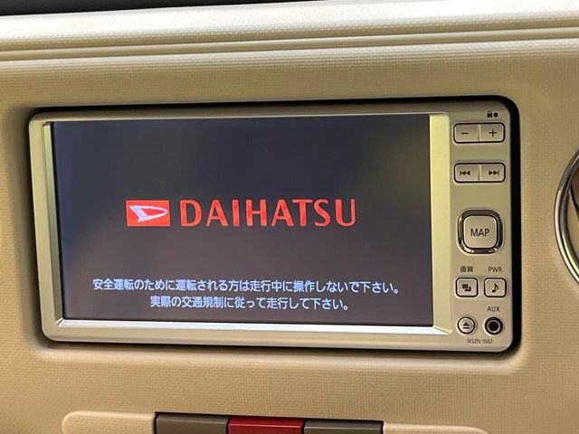 �y�����i�r�z�l�C�̏����i�r�𑕔����Ă���܂��B�i�r�̎g���₷���͂������A�I�[�f�B�I�@�\���[��!�L�����v�◷�s�͂������A�ʋ΂┃�����ȂǕ��i�̃h���C�u���y�����Ȃ�͂���