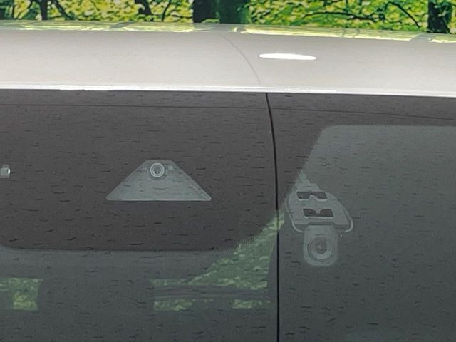 �y�X�}�[�g�u���[�L�T�|�[�g�z���s���ɑO���̎ԗ�����F�����A�Փ˂������Ȏ��͌x��ƃu���[�L�ŏՓˉ���Ɣ�Q�y�����A�V�X�g�B�����S�Ƀh���C�u�����y���݂��������܂��B