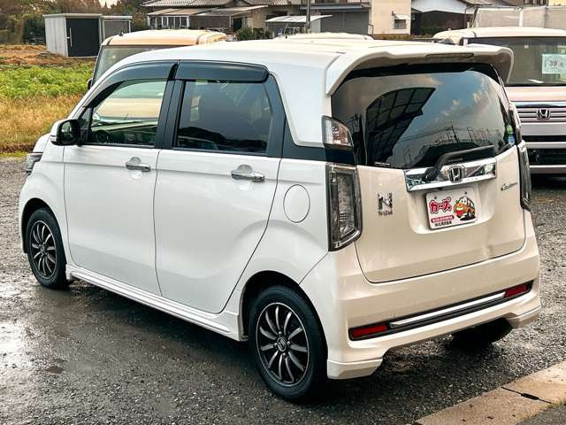 ���X�ł͌y�����Ԃ��畁�ʎԂ܂ŕ��L���I�[�����[�J�[�̎Ԏ�E�F�E�O���[�h��L�x�ɑ����Ă���܂��B