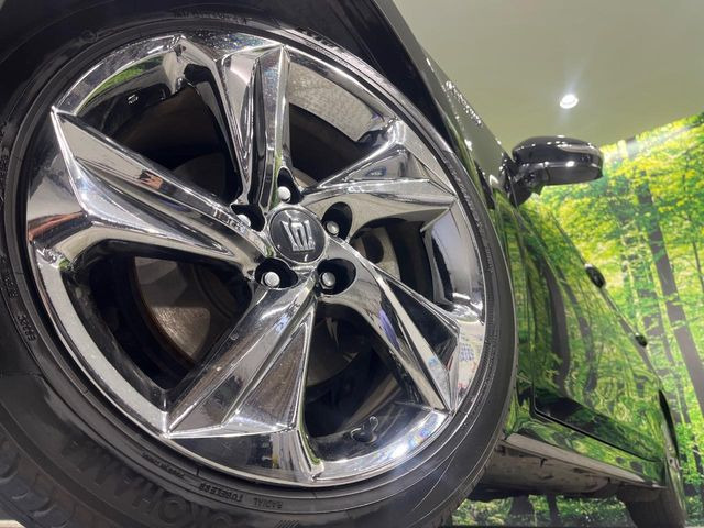 �y����18�C���`�A���~�z�C�[���z�O�ςɃ}�b�`���������A���~�z�C�[���𑕒����Ă���܂��B�e��ЊO�A���~�z�C�[����A�X�^�b�h���X�^�C�����戵�����Ă���܂��B���񂲑��k����������