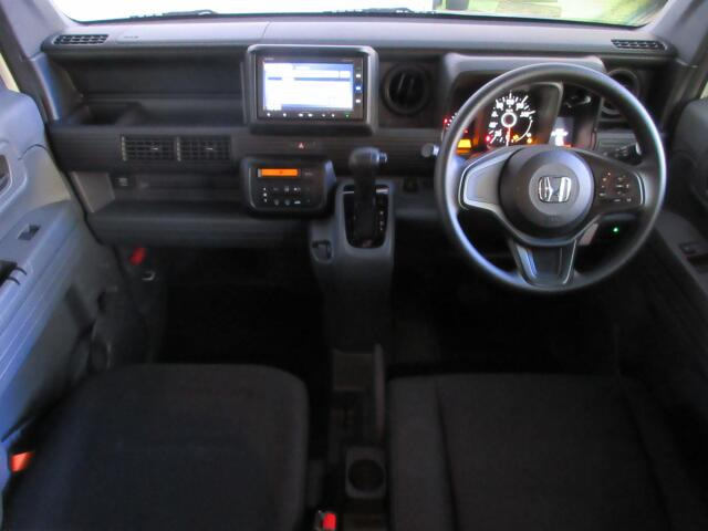 ���O���̐��|�E�K���X�n�{�f�B�R�[�e�B���O��CAR�N���[�j���O���Ǝ҂��{�H�������܂��̂ő�ϐ����B�I���b�N�X�����Ԃł݂͂Ȃ��܂ɉ��K�ȃh���C�u�����񑩁B