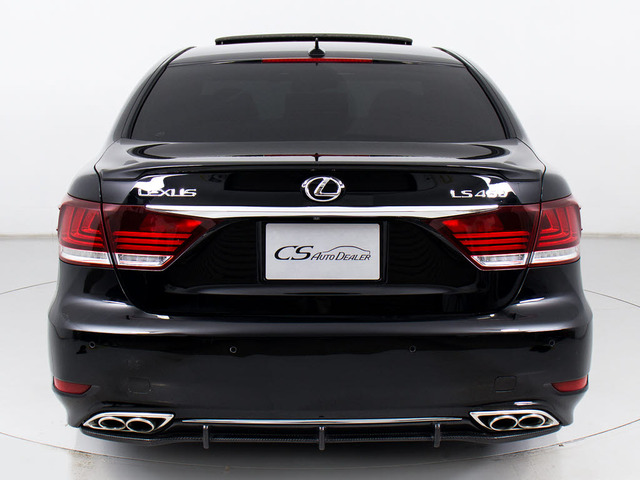 ★クリアランスソナー(前後コーナーセンサー)が付いています!フロント&リアにセンサーがあり、障害物に近づくと警告音が鳴り、更にはマルチ画面上にも表示されます!すごく便利な人気装備です!!