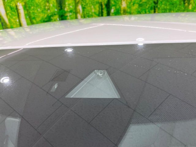 �y�X�}�[�g�V�e�B�u���[�L�T�|�[�g�z�ᑬ���s���ɑO���̎ԗ�����F�����A�Փ˂������Ȏ��͌x��ƃu���[�L�ŏՓˉ���Ɣ�Q�y�����A�V�X�g�B�����S�Ƀh���C�u�����y���݂��������܂��B