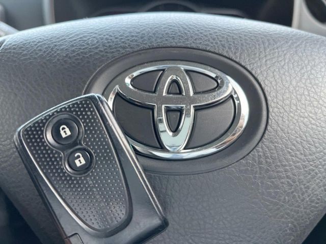 �y�X�}�[�g�L�[�z�J�o����|�P�b�g�ɓ��ꂽ�܂܂ł��h�A�̎{���E�������\�ȃX�}�[�g�L�[�𑕔��B�G���W���̃I���E�I�t�����J�M�����o���K�v����������Ƃ��Ă��֗��ł���