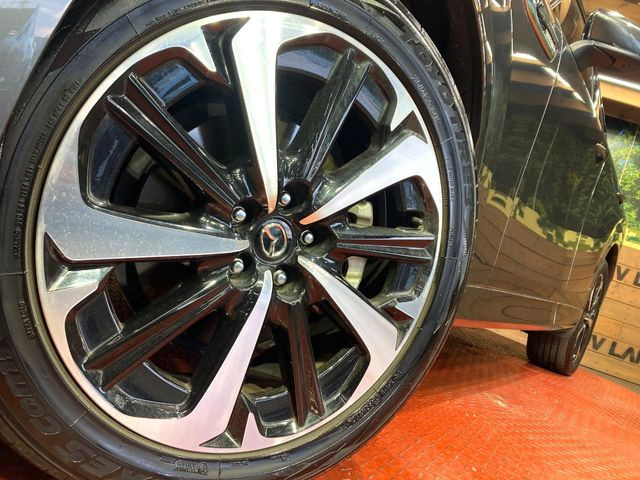 �y����20�C���`�A���~�z�C�[���z�O�ςɃ}�b�`���������A���~�z�C�[���𑕒����Ă���܂��B�e��ЊO�A���~�z�C�[����A�X�^�b�h���X�^�C�����戵�����Ă���܂��B���񂲑��k����������