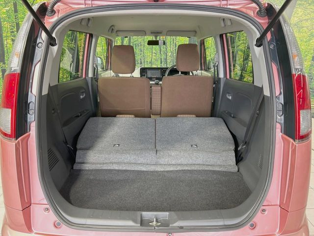 ���i�̂���������ʋ΁A���}���ɏ\���ȉ׎��X�y�[�X���m�ۂ��Ă���܂��B�Z�J���h�V�[�g��|���ƁA�傫�ȉו��̐ύڂ��\�ł���