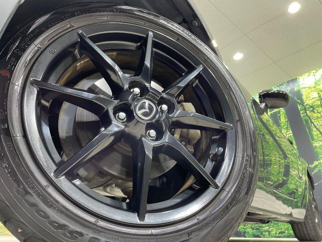 �y����16�C���`�A���~�z�C�[���z�O�ςɃ}�b�`���������A���~�z�C�[���𑕒����Ă���܂��B�e��ЊO�A���~�z�C�[����A�X�^�b�h���X�^�C�����戵�����Ă���܂��B���񂲑��k����������