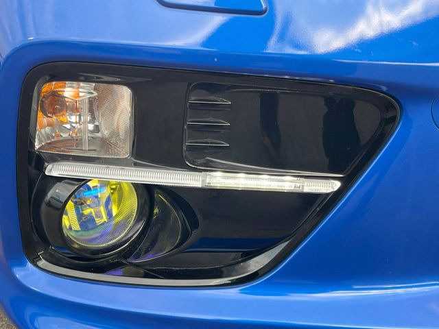 �yLED�A�N�Z�T���[���C�i�[�z