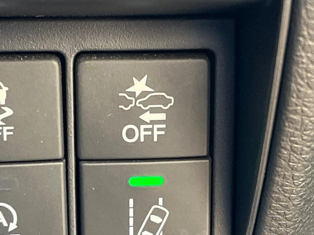 �y�z���_�Z���V���O�z���s���ɑO���̎ԗ�����F�����A�Փ˂������Ȏ��͌x��ƃu���[�L�ŏՓˉ���Ɣ�Q�y�����A�V�X�g�B�����S�Ƀh���C�u�����y���݂��������܂��B