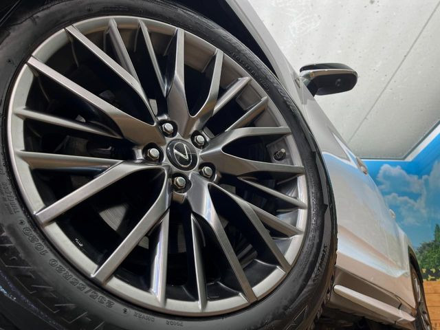 �y����20�C���`�A���~�z�C�[���z�O�ςɃ}�b�`���������A���~�z�C�[���𑕒����Ă���܂��B�e��ЊO�A���~�z�C�[����A�X�^�b�h���X�^�C�����戵�����Ă���܂��B���񂲑��k����������