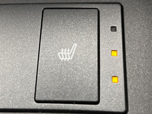 �y�V�[�g�q�[�^�[�z�������ɏd�󂷂�V�[�g�q�[�^�[!�G�A�R����葁�����܂��Ă����̂Ŋ�����̐l�����S�ł��ˁ�G�A�R���̉����͊������邩����A�Ƃ������ɂ����������߂ł��B