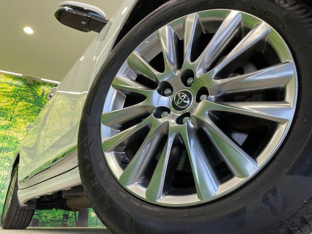 �y����18�C���`�A���~�z�C�[���z�O�ςɃ}�b�`���������A���~�z�C�[���𑕒����Ă���܂��B�e��ЊO�A���~�z�C�[����A�X�^�b�h���X�^�C�����戵�����Ă���܂��B���񂲑��k����������