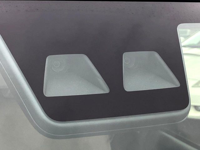 �y�X�}�[�g�A�V�X�g�z���s���ɑO���̎ԗ�����F�����A�Փ˂������Ȏ��͌x��ƃu���[�L�ŏՓˉ���Ɣ�Q�y�����A�V�X�g�B�����S�Ƀh���C�u�����y���݂��������܂��B