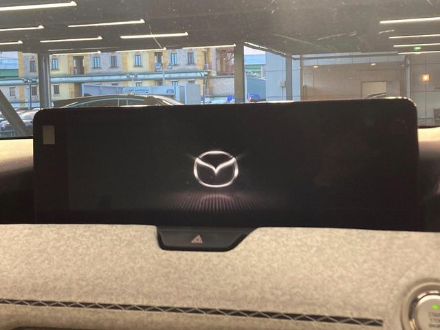 �y12.3�C���`�}�c�_�R�l�N�g�z�ԓ��̕��͋C�Ƀ}�b�`������^�f�B�X�v���C�B�X�}�z�ڑ��ł̃i�r�g�p��Bluetooth�Đ����A�l�X�ȋ@�\���y���߂܂��B�����I�ȃ_�C�������삪�\�ŁA�g��������ǍD�ł��B