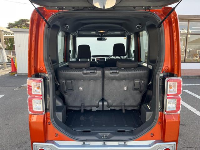 ���i�̂���������ʋ΁A���}���ɏ\���ȉ׎��X�y�[�X���m�ۂ��Ă���܂��B�Z�J���h�V�[�g��|���ƁA�傫�ȉו��̐ύڂ��\�ł���