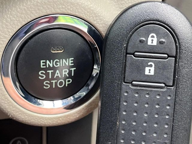 �y�L�[�t���[�V�X�e���z�J�o����|�P�b�g�ɓ��ꂽ�܂܂ł��h�A�̎{���E�������\�ȃX�}�[�g�L�[�𑕔��B�G���W���̃I���E�I�t�����J�M�����o���K�v����������Ƃ��Ă��֗��ł���