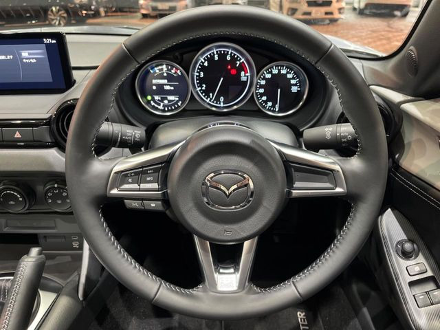 �y�����v�����X�e�A�����O�z�㎿�Ȋv���g�p���邱�ƂŁA��ɂ����������݂ƂĂ��^�]���₷���n���h���ł���