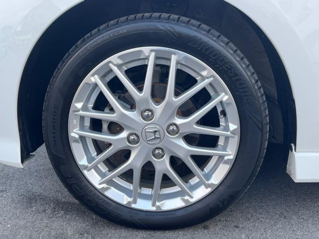 �y�����A���~�z�C�[���z�O�ςɃ}�b�`���������A���~�z�C�[���𑕒����Ă���܂��B�e��ЊO�A���~�z�C�[����A�X�^�b�h���X�^�C�����戵�����Ă���܂��B���񂲑��k����������