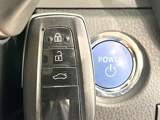 �y�X�}�[�g�L�[�z�J�o����|�P�b�g�ɓ��ꂽ�܂܂ł��h�A�̎{���E�������\�ȃX�}�[�g�L�[�𑕔��B�G���W���̃I���E�I�t�����J�M�����o���K�v����������Ƃ��Ă��֗��ł���