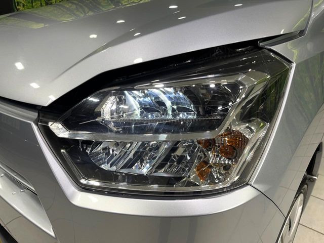 �yLED�w�b�h���C�g�z���V����ԑ��s�����ǍD�Ȏ��E���m�ۂ����S���ĉ^�]�ł��鍂�P�xLED�w�b�h���C�g�𑕔�!�_�����x�������A����d�͂��}�����Ă��܂��B