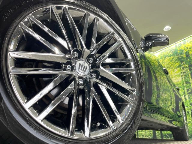 �y����18�C���`�A���~�z�C�[���z�O�ςɃ}�b�`���������A���~�z�C�[���𑕒����Ă���܂��B�e��ЊO�A���~�z�C�[����A�X�^�b�h���X�^�C�����戵�����Ă���܂��B���񂲑��k����������