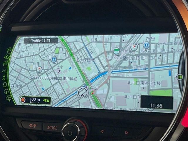 �������i�r:��̊��̂���i�r�́A����������ԓ������o���Ă���܂��B�I�[�f�B�I�@�\���[�����Ă���܂��̂ŁA�^�]�����y���߂܂���