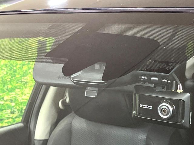 �y�G�}�[�W�F���V�[�u���[�L�z���s���ɑO���̎ԗ�����F�����A�Փ˂������Ȏ��͌x��ƃu���[�L�ŏՓˉ���Ɣ�Q�y�����A�V�X�g�B�����S�Ƀh���C�u�����y���݂��������܂��B