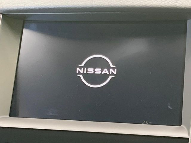 【メーカー純正ナビ】インテリアに溶け込むスタイリッシュな「専用設計」メーカーナビを装備♪視認性や操作性など基本性能にも優れ、より上質なカーライフをお楽しみいただけます。