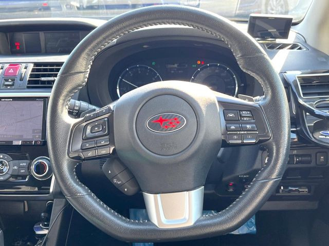 �y�����v�����X�e�A�����O�z�㎿�Ȋv���g�p���邱�ƂŁA��ɂ����������݂ƂĂ��^�]���₷���n���h���ł���